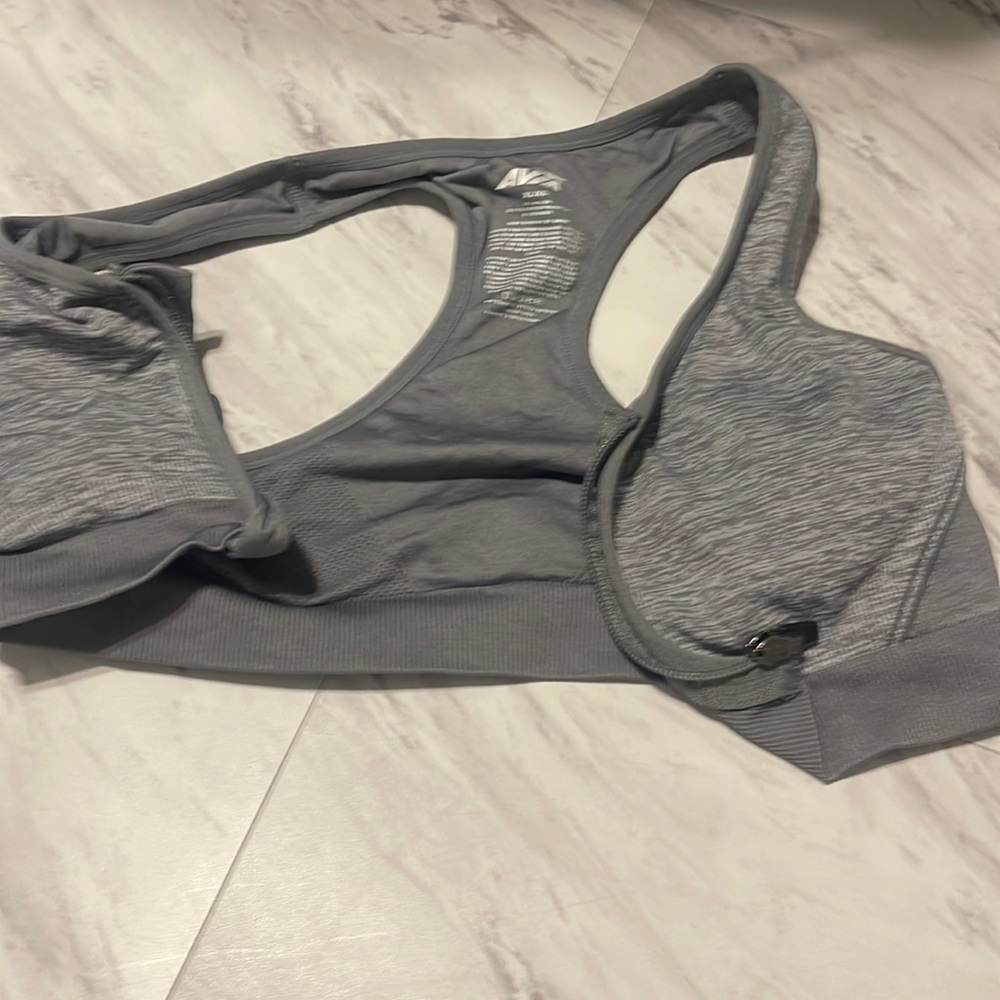 Womens avia front zip sports bra
